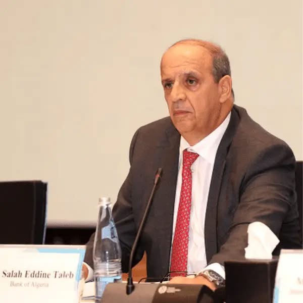 الجزائري لن يتعامل “بالكاش ” بحلول سنة 2028