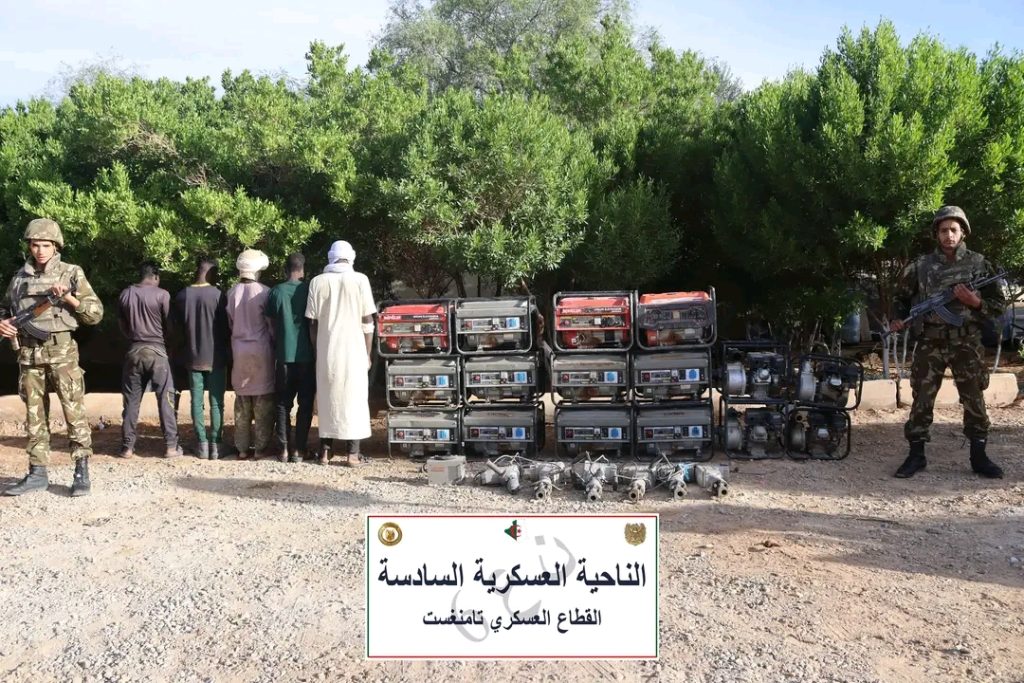 الجيش الجزائري ينجح في تفكيك خلية ارهابية ويواصل اجتثاث بارونات المخذرات