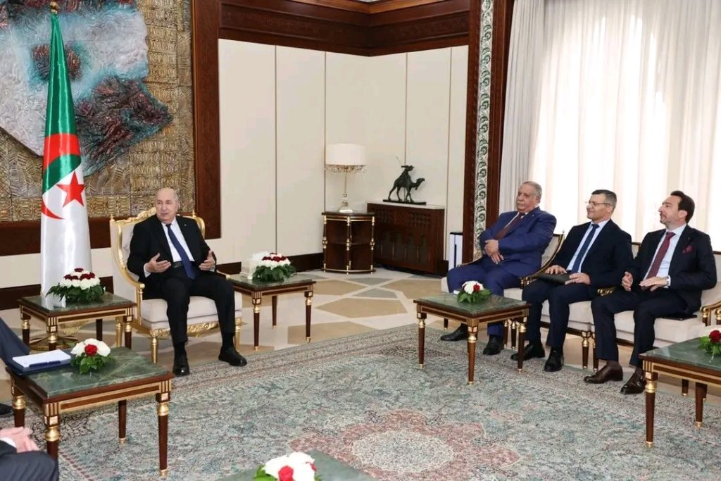 الرئيس الجزائري يستقبل رئيس منظمة أرباب الأعمال الروسية