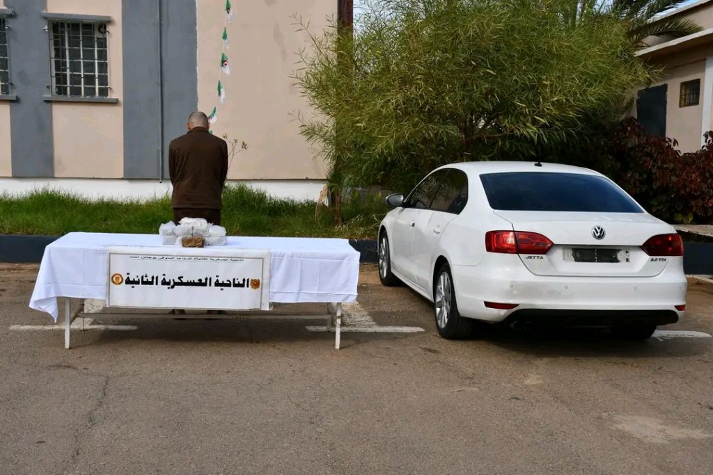إحباط محاولة اغراق الجزائر بأزيد من 7 قناطير كيف معالج قادمة من المغرب