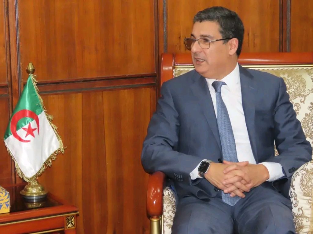 الجزائر و أمريكا تبحثان تعزيز التعاون الثنائي في المجال الصحي