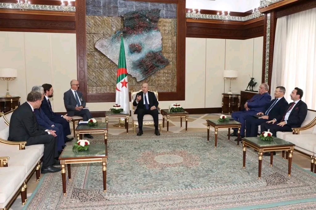 الرئيس الجزائري يستقبل رئيس منظمة أرباب الأعمال الروسية