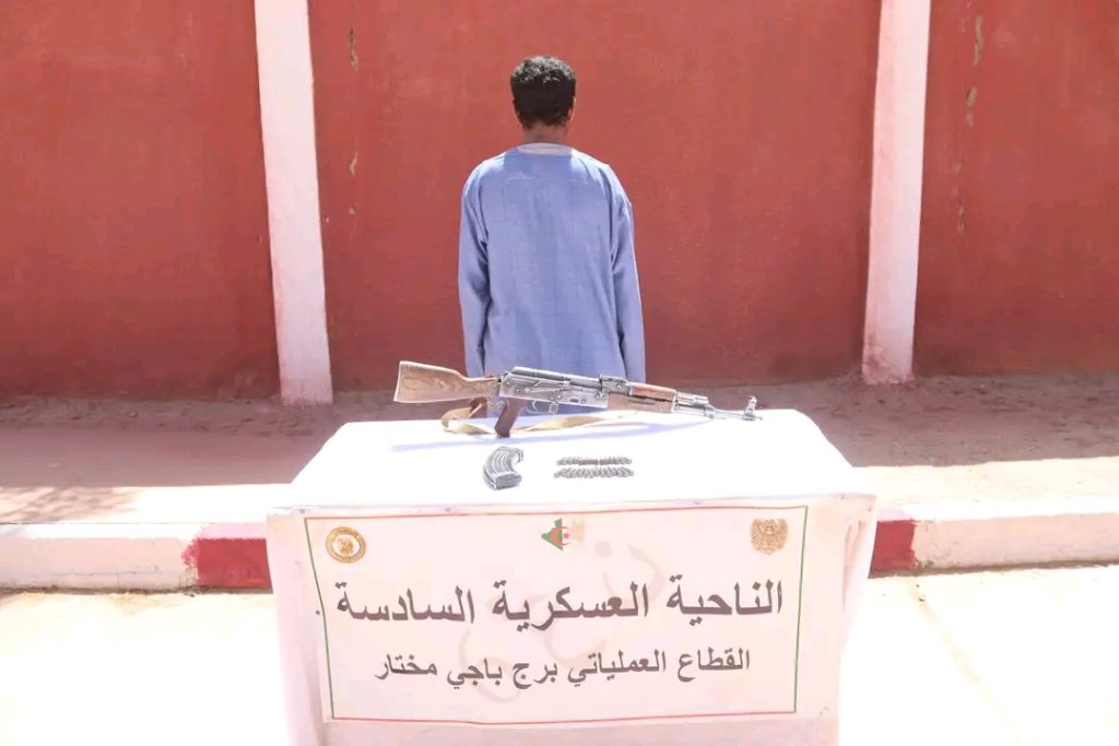 الجيش الجزائري ينجح في تفكيك خلية ارهابية ويواصل اجتثاث بارونات المخذرات