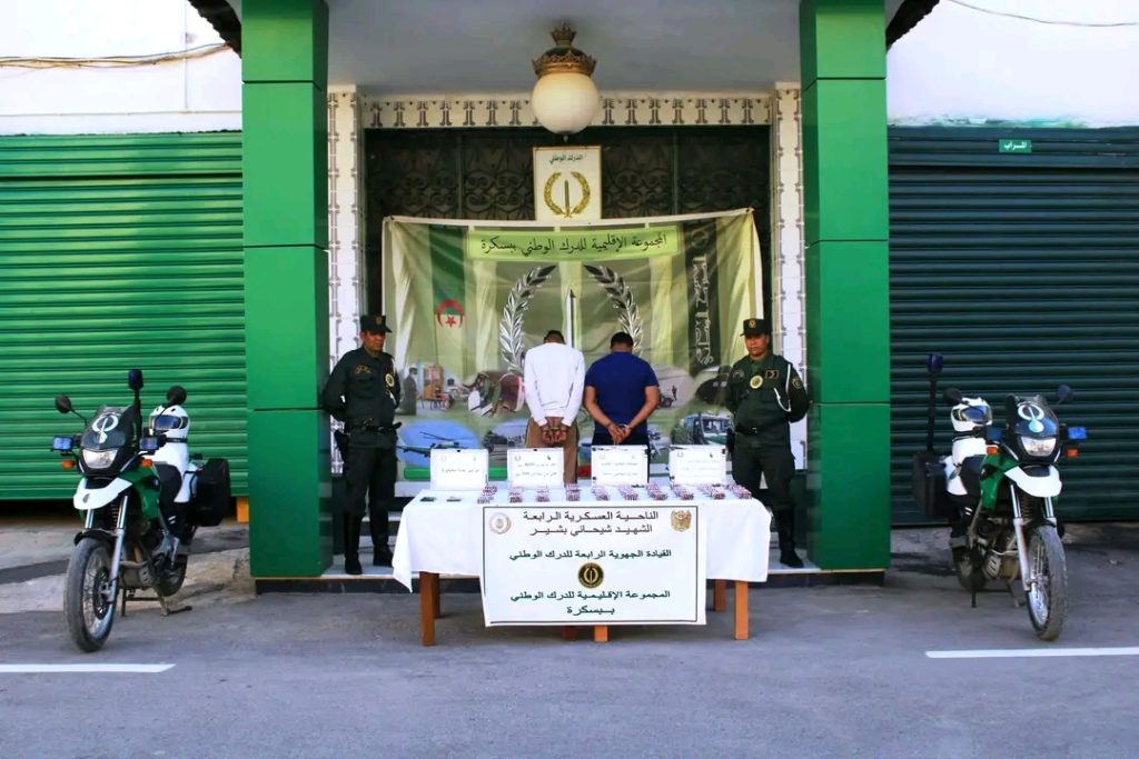 الجيش الجزائري ينجح في تفكيك خلية ارهابية ويواصل اجتثاث بارونات المخذرات