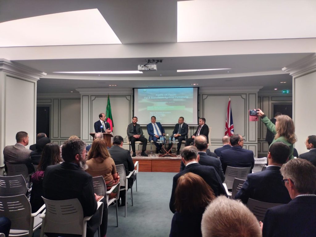 تعزيز الشراكة الجزائرية البريطانية في الميدان الفلاحي عبر نقل وتوطين تقنيات “Agri-Tech”