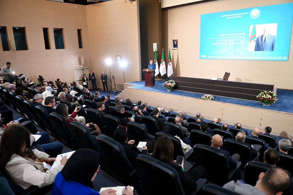 وزير الخارجية الجزائري : بيان الفصائل الفلسطينية مجهول المصدر ومشبوه!
