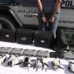 الأمن الجزائري يطيح بشخص حوّل منزله إلى ورشة سرية لطائرات درون غير مرخصة وحجز 17 درونز !