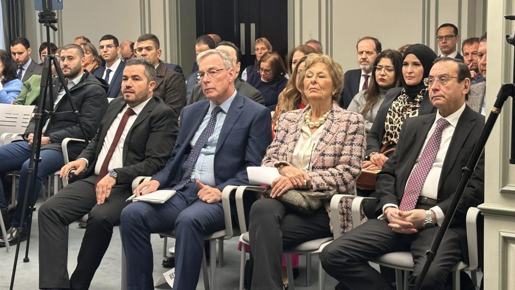 تعزيز الشراكة الجزائرية البريطانية في الميدان الفلاحي عبر نقل وتوطين تقنيات “Agri-Tech”