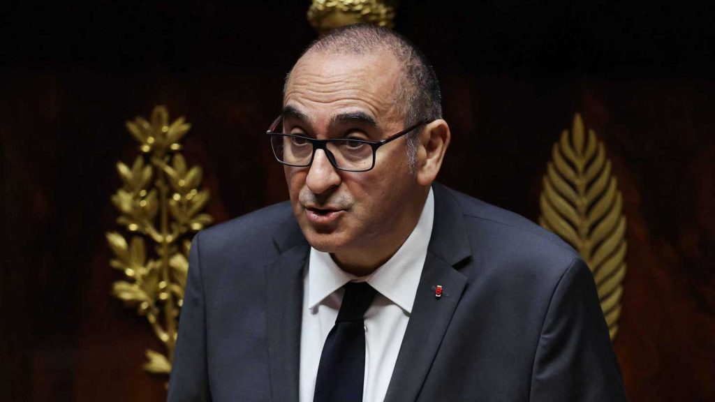 زيارة مرتقبة لوزير الداخلية الفرنسي إلى الجزائر!