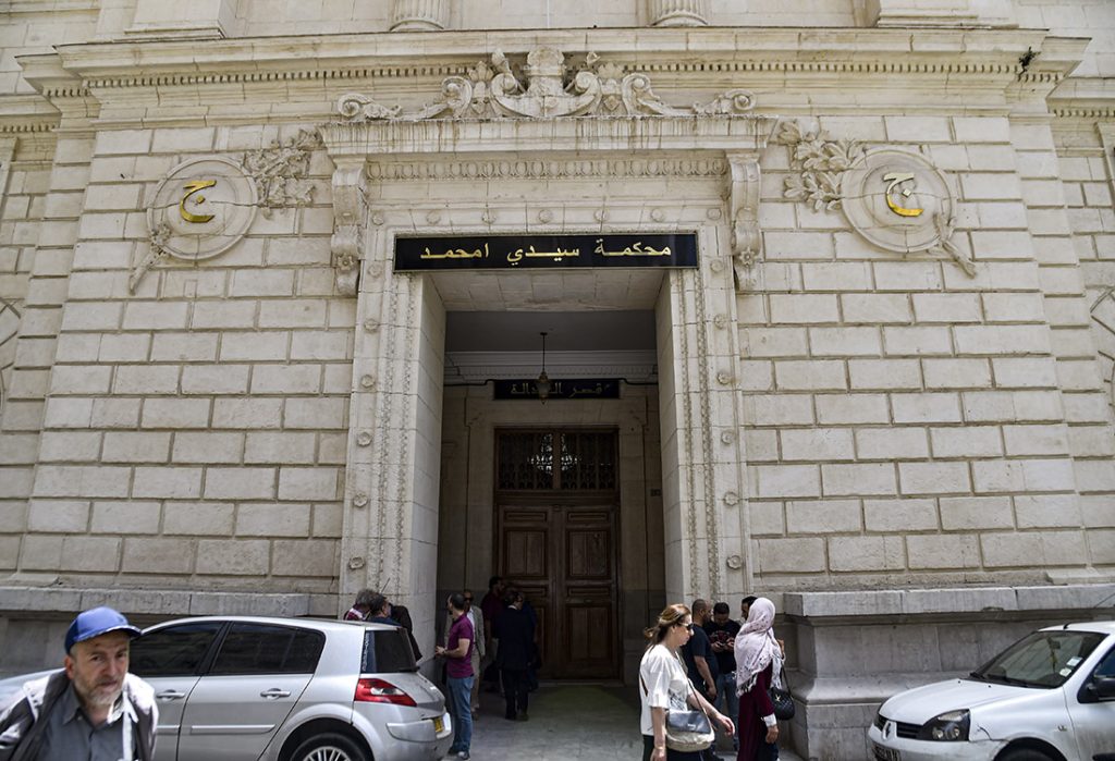 36 شخصا رهن الحبس المؤقت.. تفاصيل الإطاحة بشبكة إجرامية في الجزائر