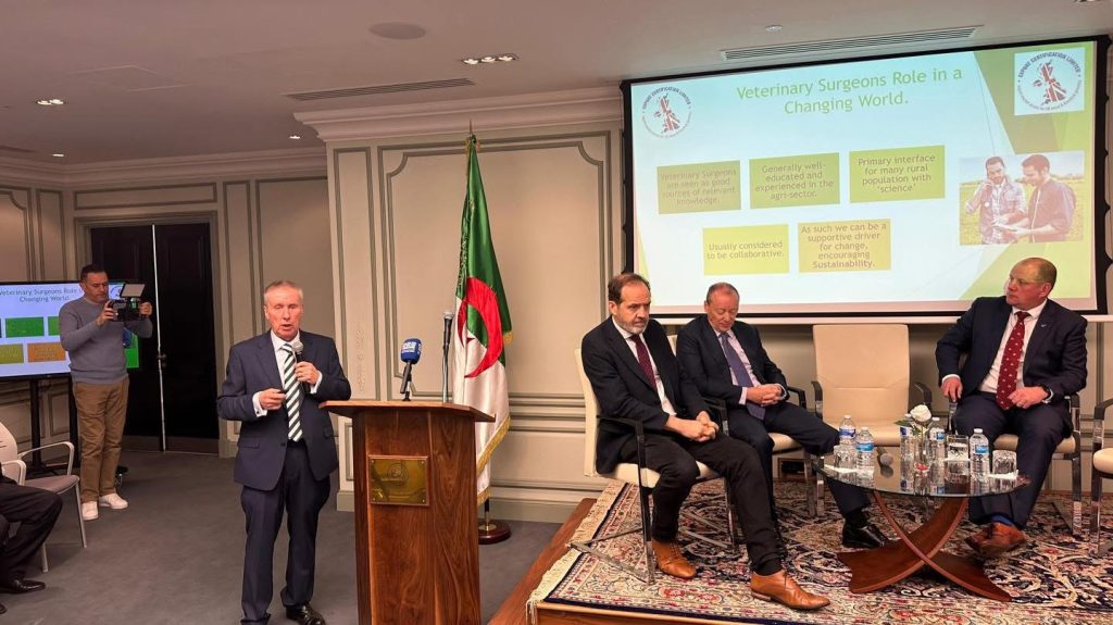 تعزيز الشراكة الجزائرية البريطانية في الميدان الفلاحي عبر نقل وتوطين تقنيات “Agri-Tech”