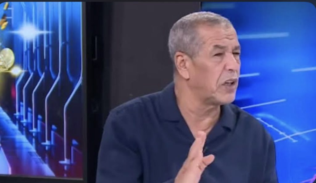 علي بن شيخ محللا لمباريات كأس العرب على قناة الكأس القطرية