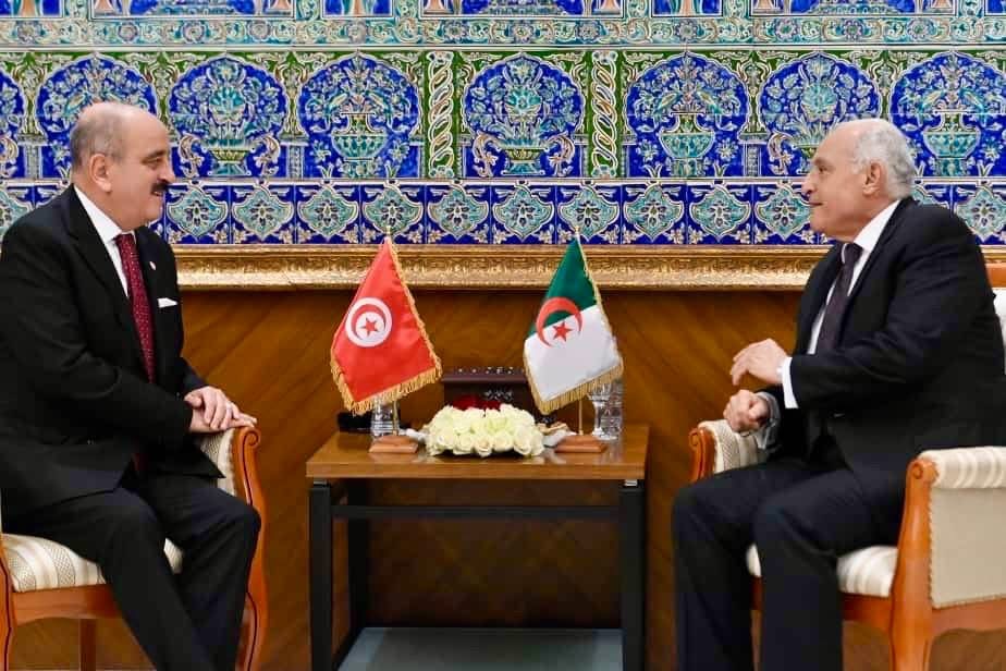 وزير الخارجية التونسي في ضيافة الرئيس تبون
