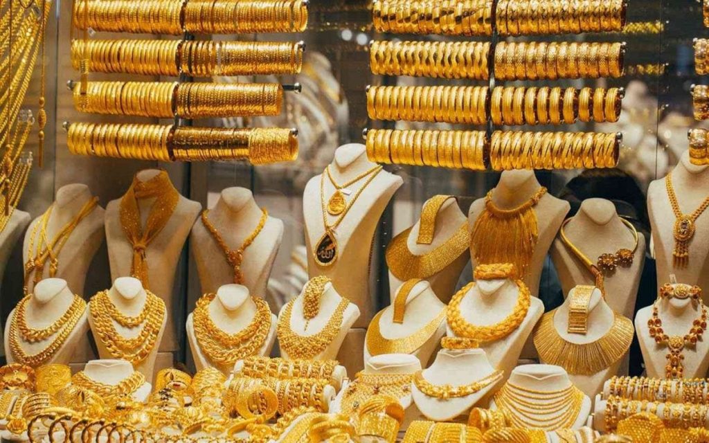 أسعار المعدن الأصفر تتراجع عالميا