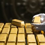 أسعار المعدن الأصفر تتراجع عالميا