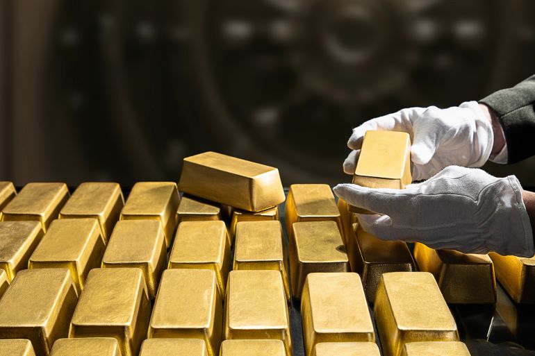 أسعار المعدن الأصفر تتراجع عالميا