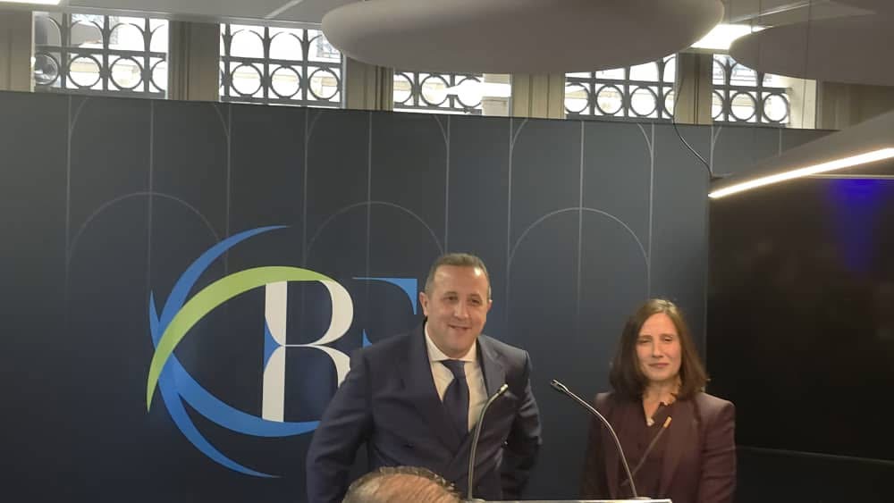 أول بنك جزائري يفتتح 3 فروع بنكية في فرنسا.. BEA يصنع الاستثناء
