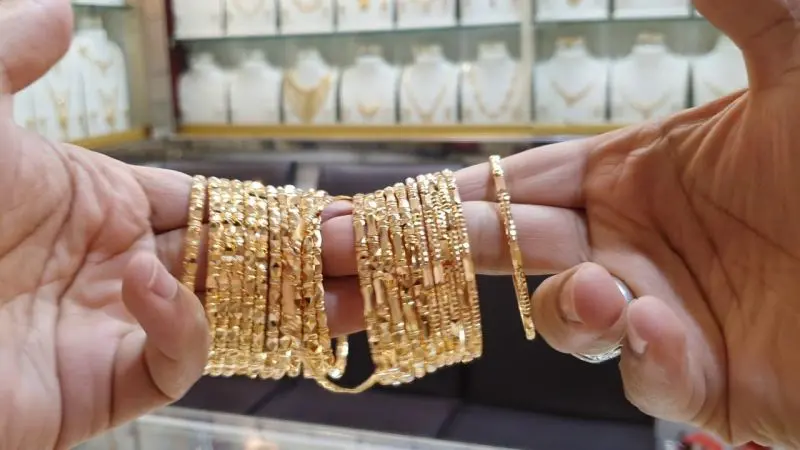صعود الدولار يخلط أوراق سوق المعدن الأصفر!