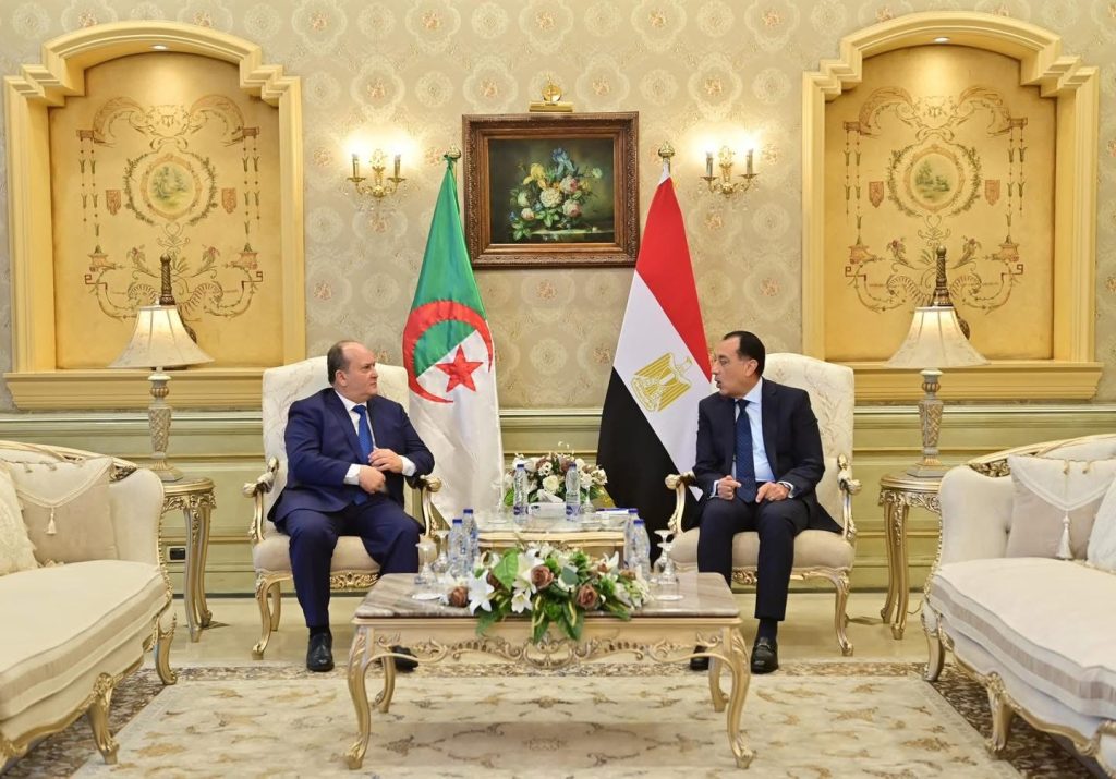 أجندة مكثفة للوزير الأول الجزائري في القاهرة