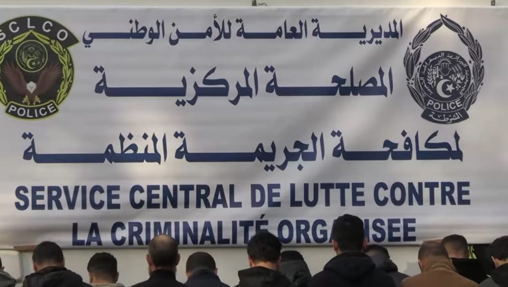 الأمن الجزائري يطيح بشبكة إجرامية مختصة في تهريب المهاجرين عبر البحر