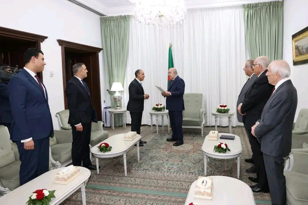 السيسي يبعث برسالة إلى الرئيس تبون