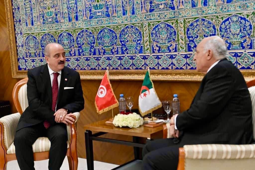 مستجدات الأوضاع في الجوار الإقليمي المشترك محور نقاش وزير الخارجية الجزائري ونظيره التونسي