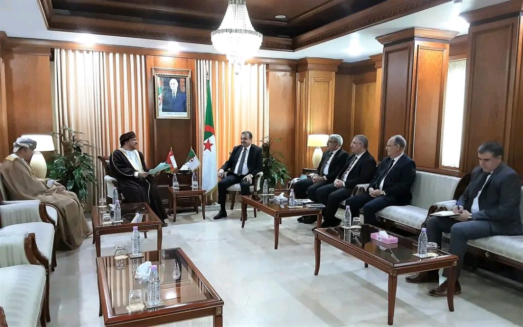نحو توسيع الاستثمارات في مجالي الطاقة والمناجم بين الجزائر وسلطنة عمان
