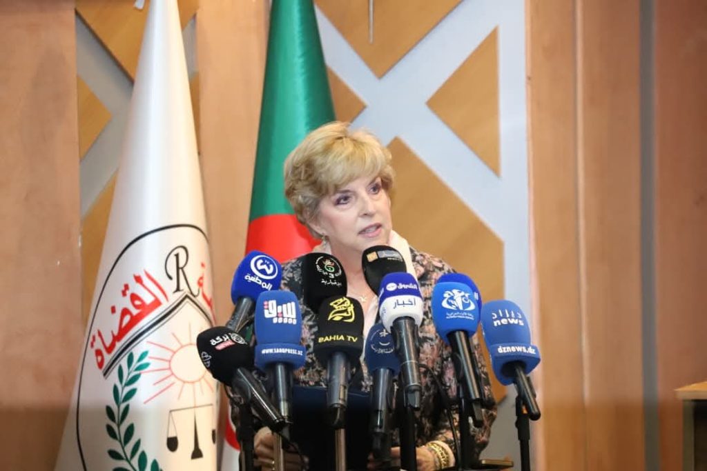 تعاون جزائري-أمريكي لتعزيز كفاءة القضاة والمحققين في مجال العملات المشفرة