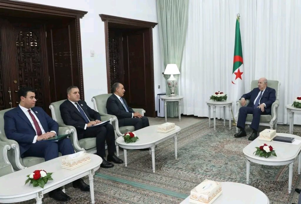 السيسي يبعث برسالة إلى الرئيس تبون