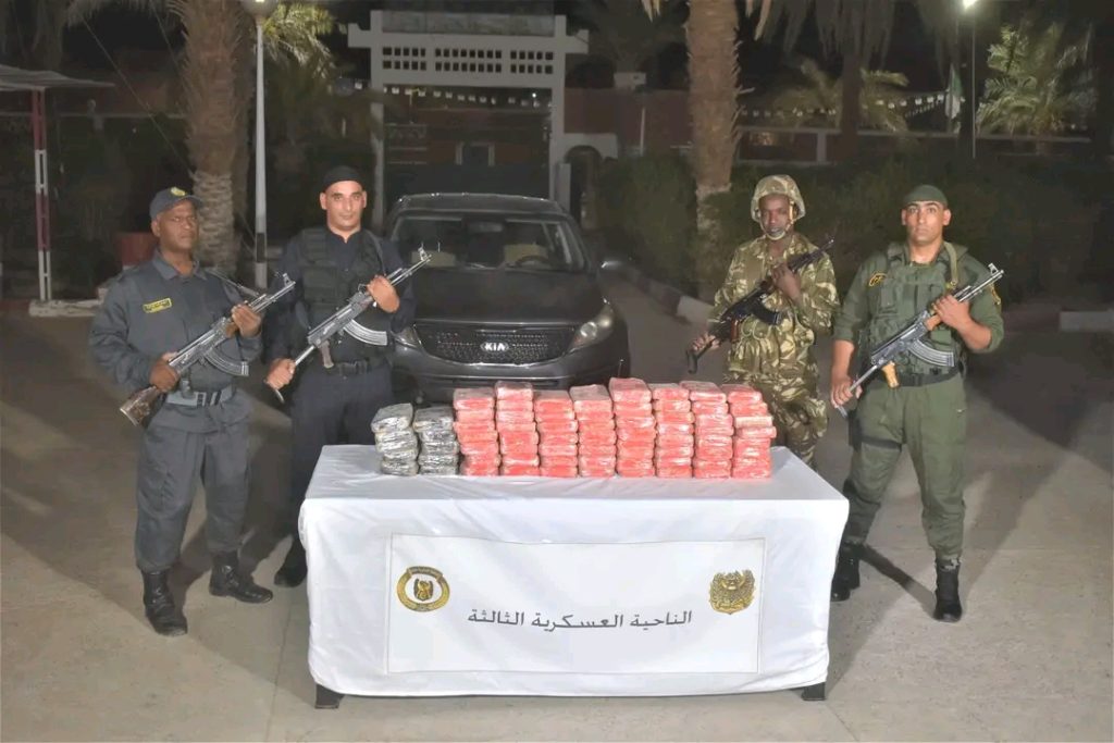 الجيش الجزائري يحبط محاولات تهريب أزيد من 4 قناطير كيف معالج إلى الجزائر مصدرها المغرب