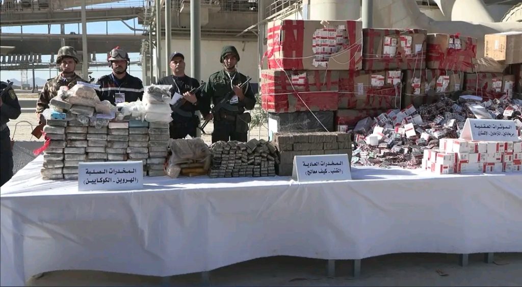 وزارة الدفاع الجزائرية: حرق 13طن من الكيف المعالج و15مليون قرص مهلوس