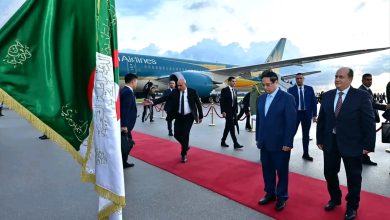 رئيس وزراء فيتنام يحل بالجزائر