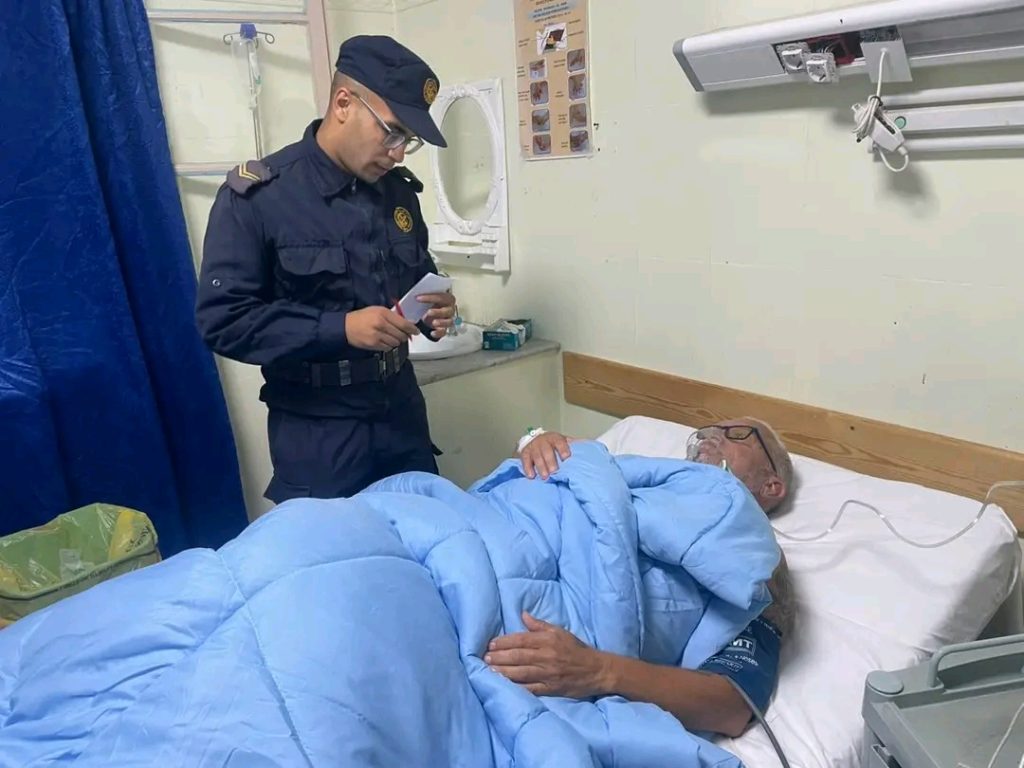 البحرية الجزائرية تنفذ عملية إجلاء صحي لبحار فرنسي قبالة سواحل الجزائر