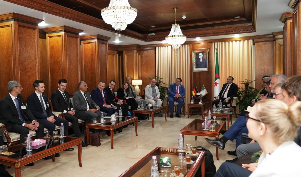 نحو تعزيز الشراكة الجزائرية–الألمانية في الطاقة والمناجم وتحلية المياه