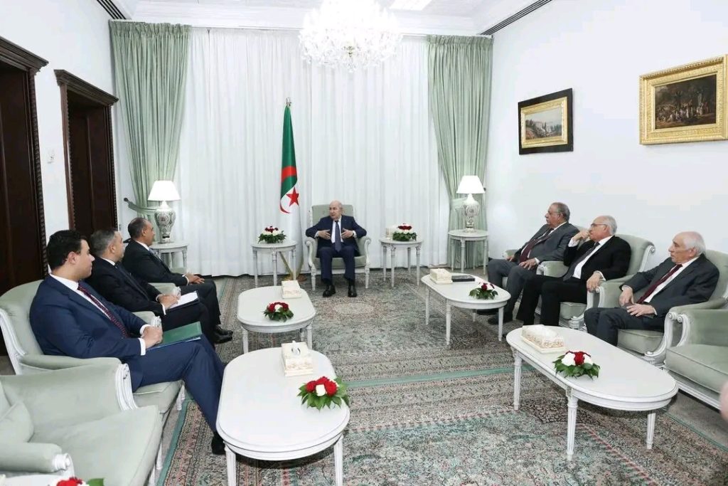 السيسي يبعث برسالة إلى الرئيس تبون