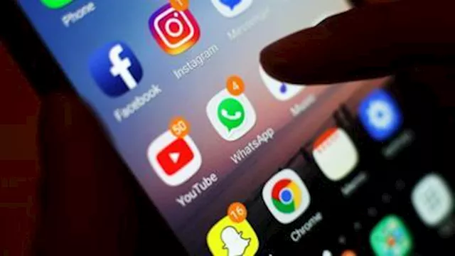 قرار أمريكي مفاجئ..فحص حسابات “السوشيال ميديا” سيكون شرطا لدخول البلاد!