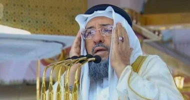 لحظات مؤثرة.. مؤذن المسجد النبوي الشريف يردد الآذان قبل وفاته