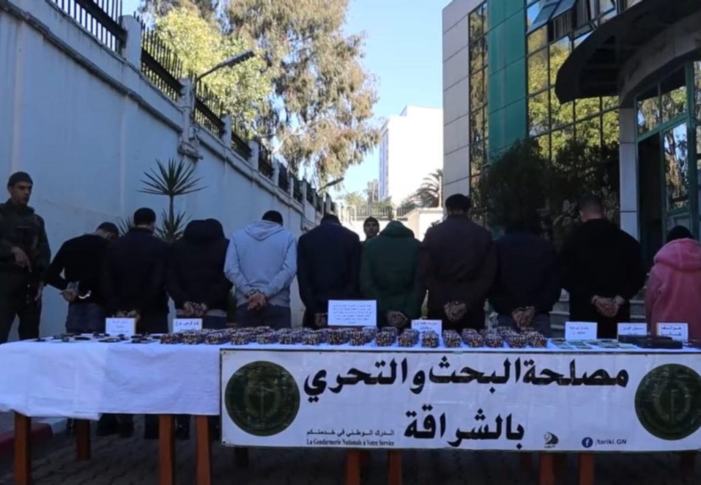 الدرك الجزائري يطيح بشبكة إجرامية دولية ويحجز أزيد من 16000 قرص مهلوس!