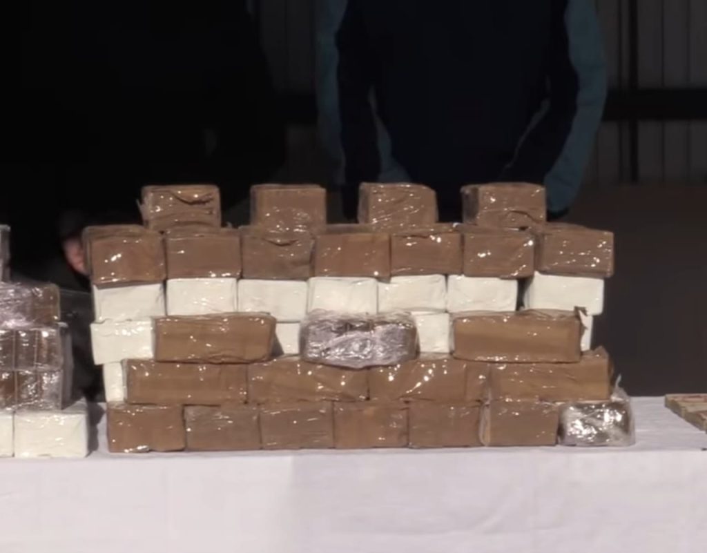الأمن الجزائري يضبط قرابة قنطارين ونصف كيف معالج مصدره المغرب