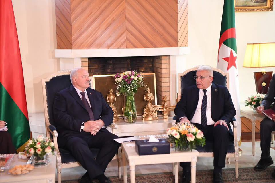 الرئيس البيلاروسي: أعرف جيدا قيمة الجزائر في أفريقيا.. مستعدون للتعاون في كل المجالات