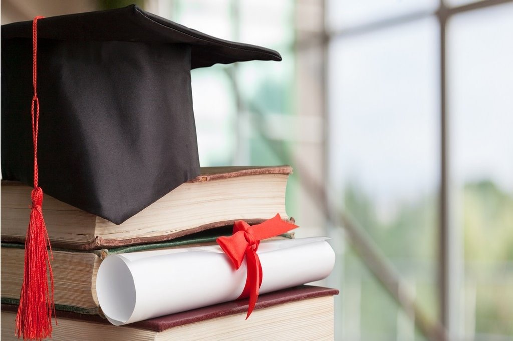 إطلاق مسابقة الدكتوراه للسنة الجامعية 2025/2026 في الجزائر
