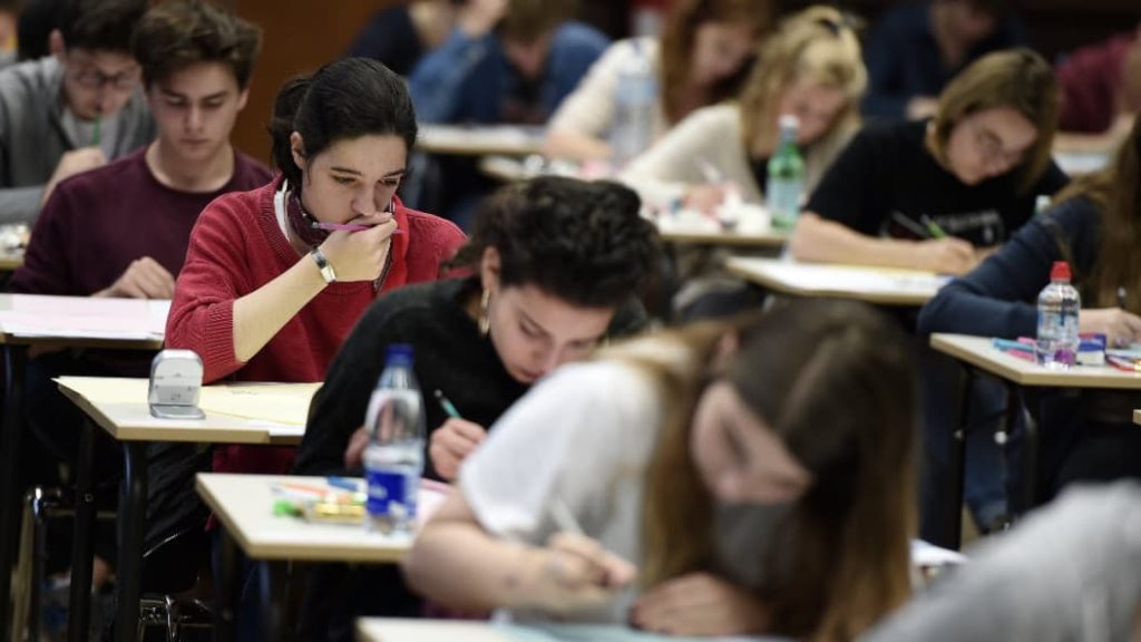 إطلاق مسابقة الدكتوراه للسنة الجامعية 2025/2026 في الجزائر