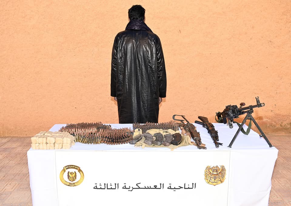 إحباط محاولة إغراق الجزائر بأزيد من 19 قنطار من الكيف قادمة من المغرب