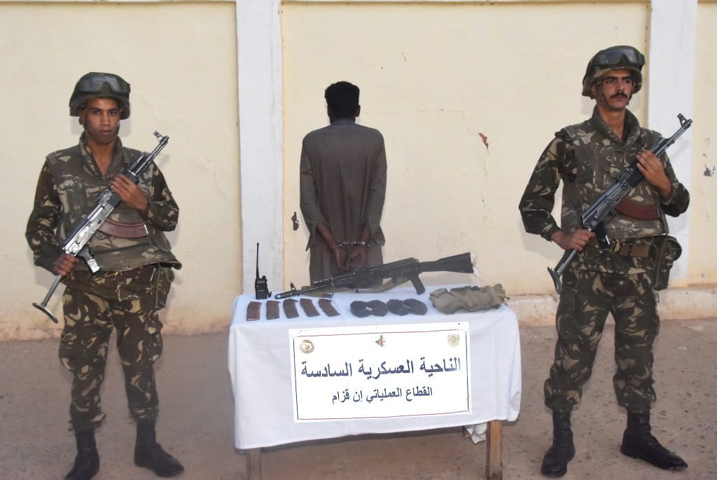 إحباط محاولة إغراق الجزائر بأزيد من 19 قنطار من الكيف قادمة من المغرب