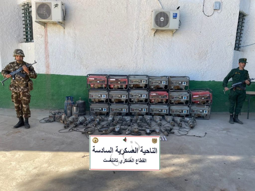 إحباط محاولة إغراق الجزائر بأزيد من 19 قنطار من الكيف قادمة من المغرب