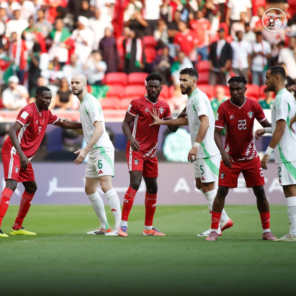 إليكم القنوات الناقلة لمباراة الجزائر والبحرين في كأس العرب!