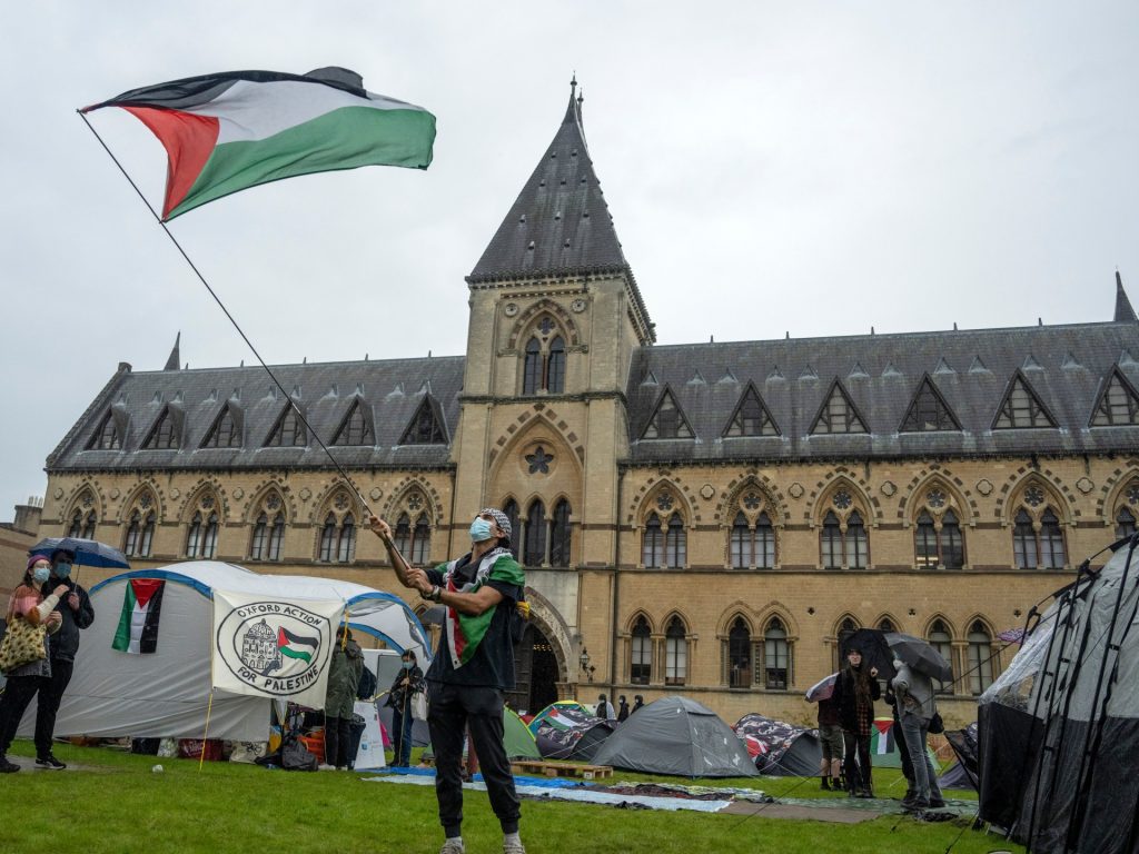 أروى حنين الريّس أول جزائرية فلسطينية تترأس اتحاد طلبة جامعة أكسفورد العريقة