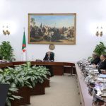 الرئيس تبون يأمر بعدم هدم السكنات غير القانونية خلال فصل الشتاء ..وتوقيف فوري  لرؤساء البلديات المخالفين