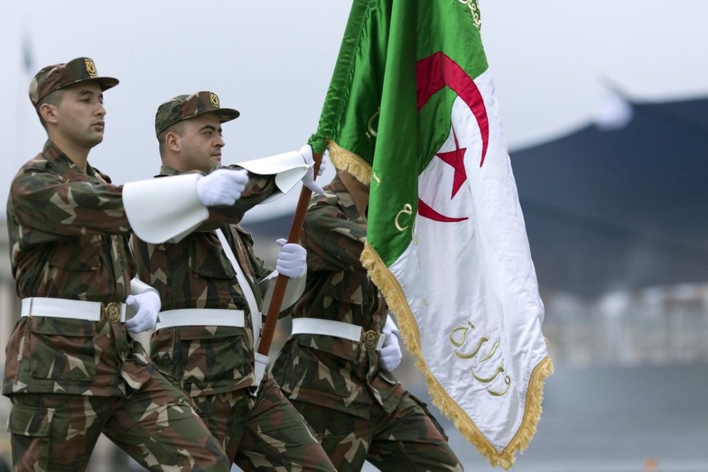 مجلة الجيش: تاريخ الجزائر خط أحمر!
