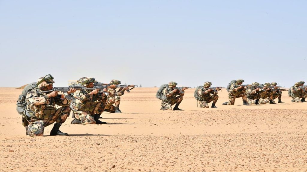 أربعة إرهابيين يسلمون أنفسهم للسلطات العسكرية الجزائرية